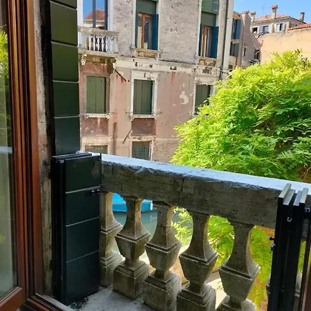 Guesthost - Cannaregio Romantic View * Venise